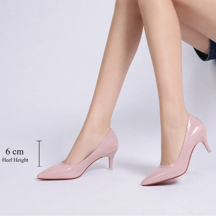 Idealne na wesele: eleganckie lakierowane szpilki damskie z wysokim obcasem. Modne wieczorowe buty.