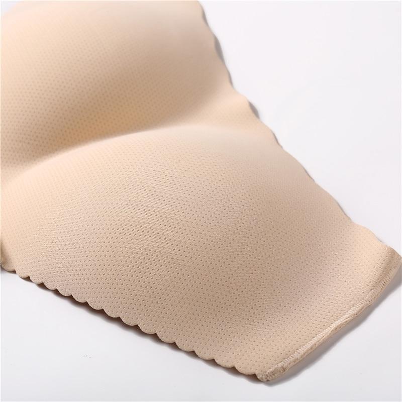 Komfortowe czarne majtki push-up modelujące z eleganckim, falowanym brzegiem. Seksowna damska bielizna.