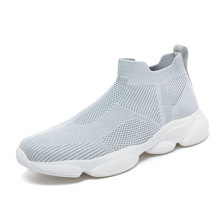 Streetwearowe sneakersy męskie, za kostkę, czarne, sznurowane, z grubą podeszwą.