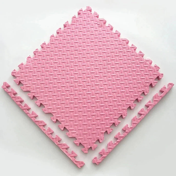 Wielofunkcyjna mata piankowa puzzle dla dzieci, izoluje i amortyzuje podczas zabawy.