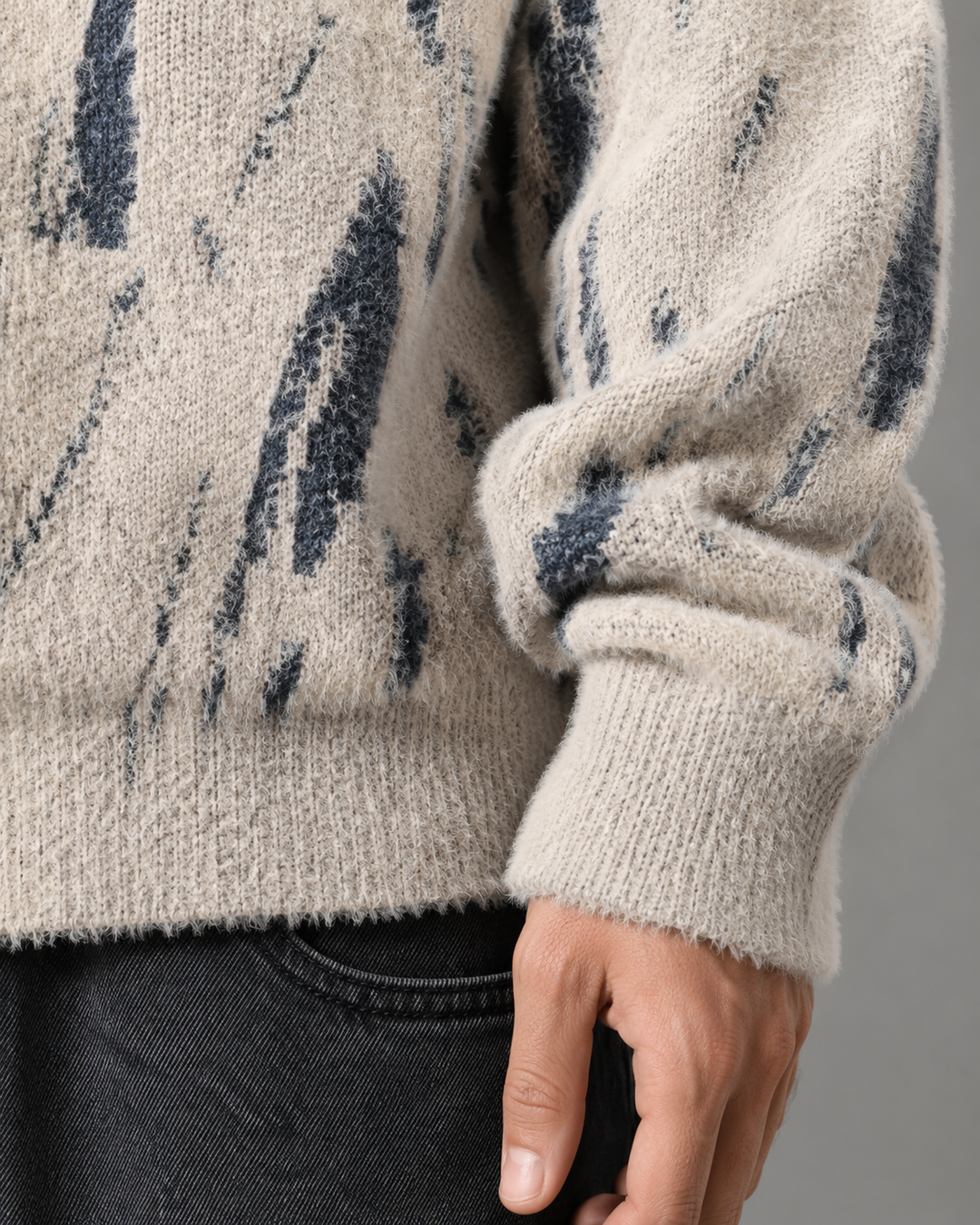 Morelowy męski sweter dzianinowy z abstrakcyjnym wzorem. Idealny do codziennych stylizacji, moda jesienna/zimowa.