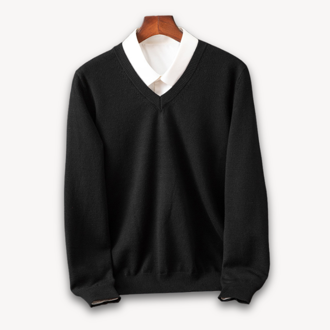 Elegancki męski sweter V-neck, komfortowy, idealny do stylizacji smart casual.