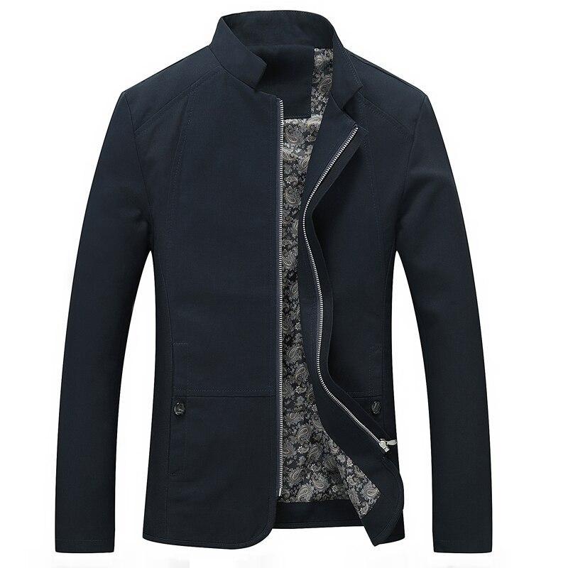 Wiosenno-jesienna męska kurtka przejściowa z zamkiem. Klasyczna, elegancka i komfortowa. Idealna do wielu stylizacji.
