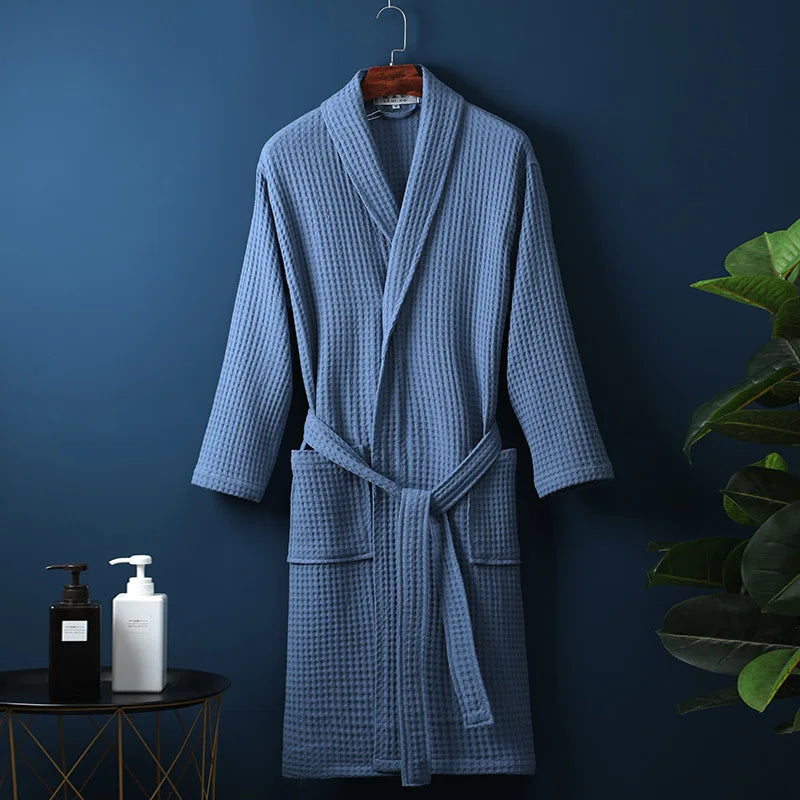 Luksusowy, miękki szlafrok z czystej bawełny, unisex. Zapewnia codzienny komfort i styl homewear.