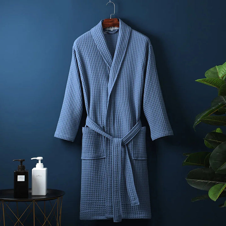 Luksusowy, miękki szlafrok z czystej bawełny, unisex. Zapewnia codzienny komfort i styl homewear.