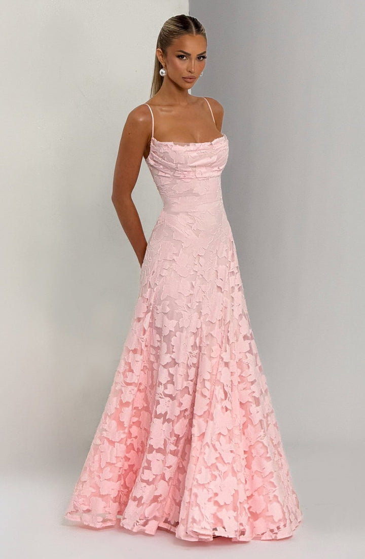 Elegancka sukienka maxi z dekoltem sweetheart, wiązaniem, modny kwiatowy wzór.