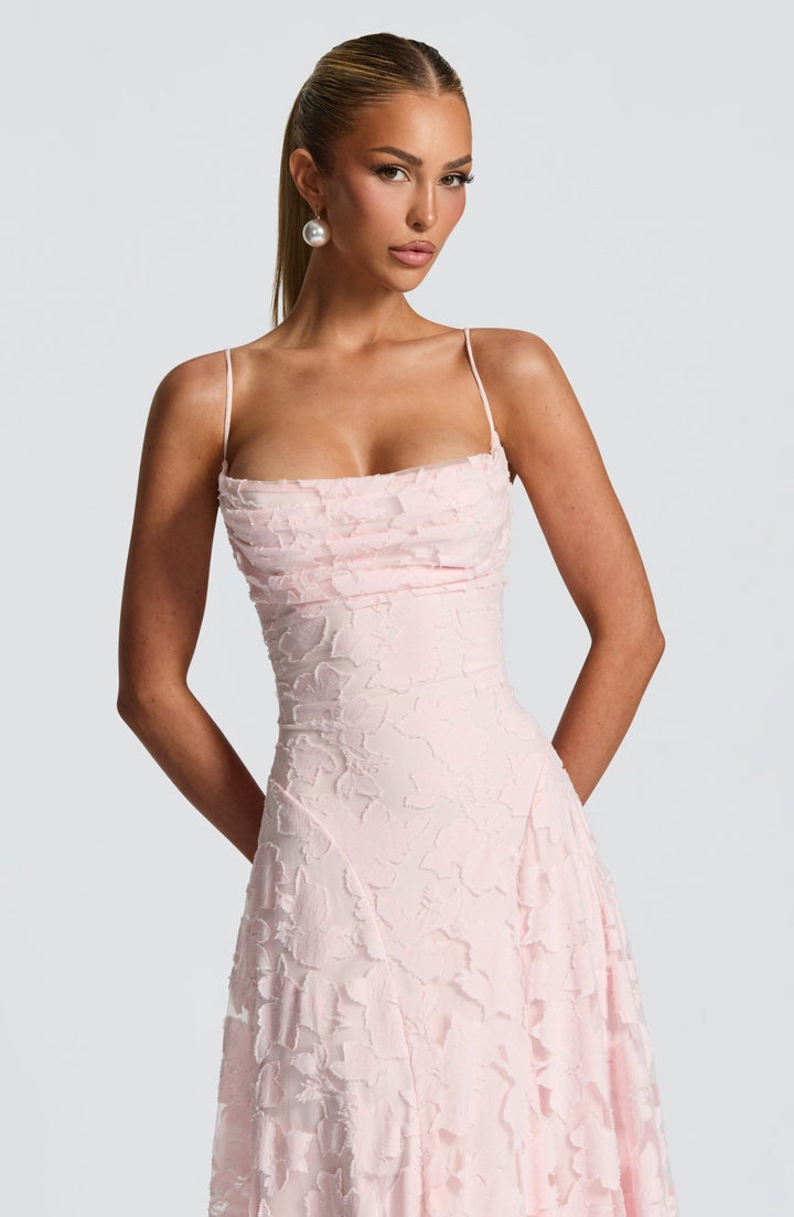 Letnia sukienka maxi z wiskozy, kwiatowy print, dekolt sweetheart, wiązanie.