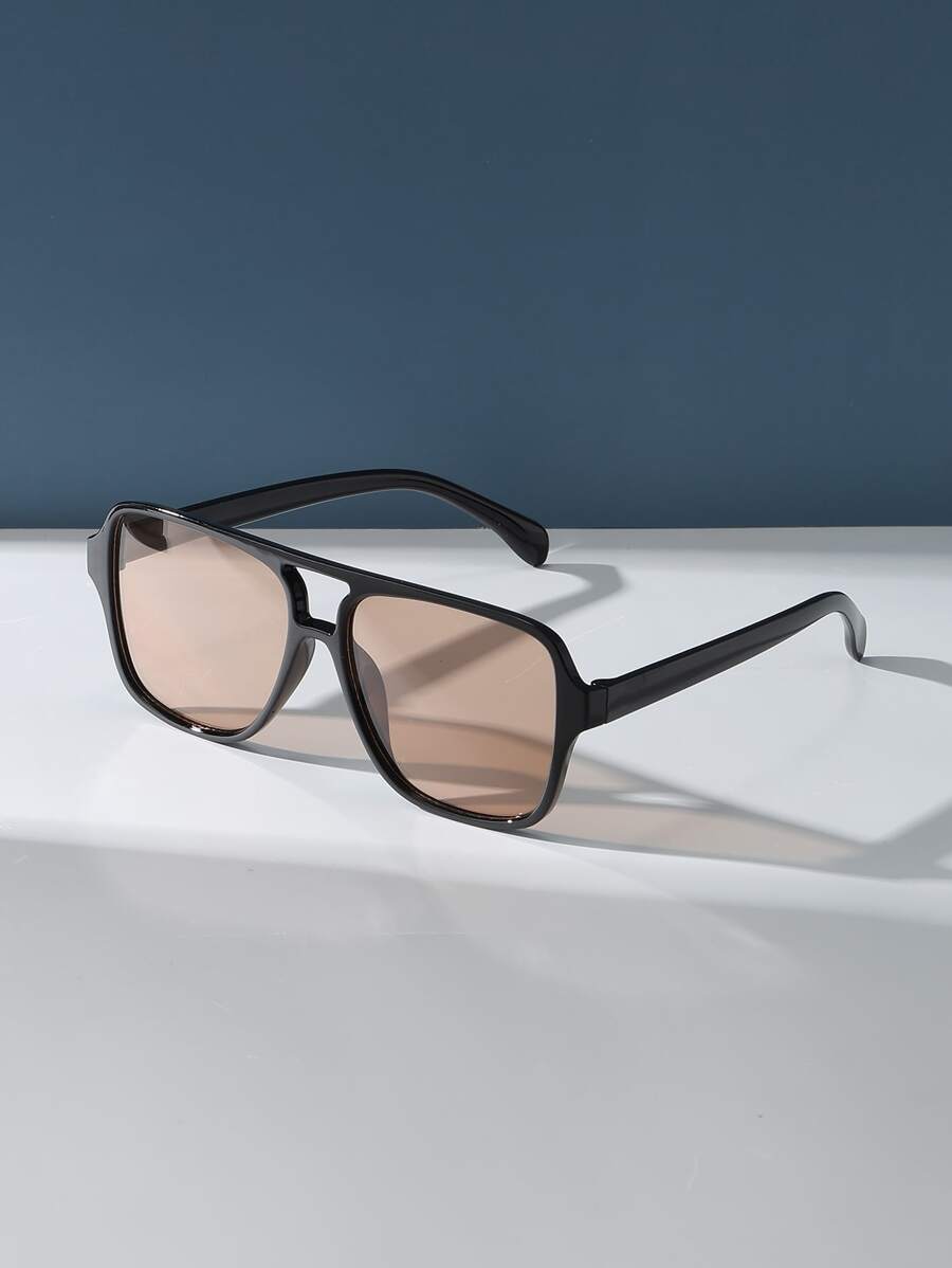 Modne damskie okulary przeciwsłoneczne Celina, ochrona UV400. Stylowe akcesoria na plażę i słoneczne dni.