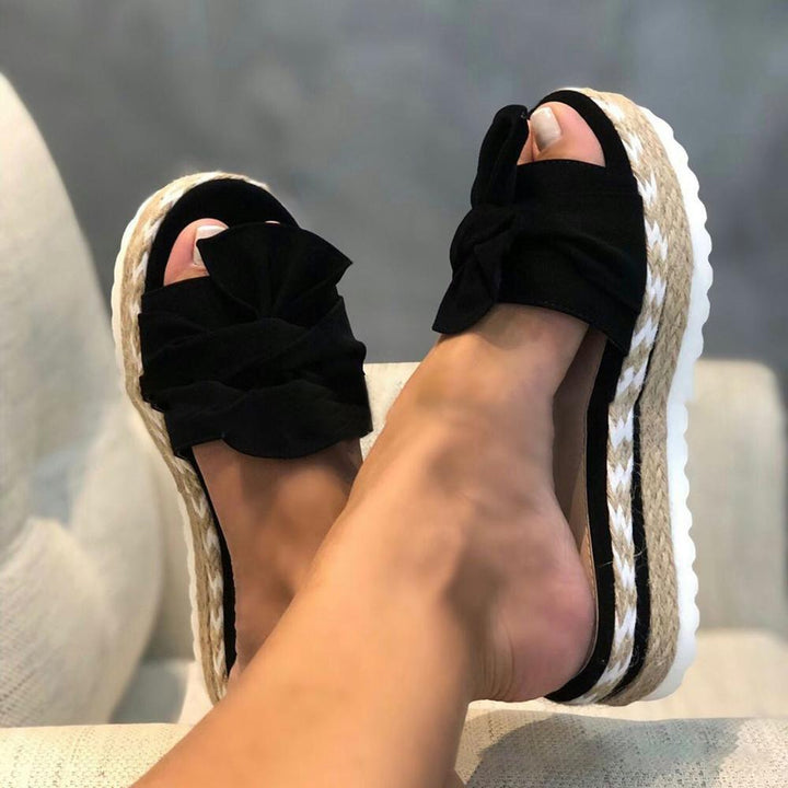 Komfortowe sandały damskie Selina do codziennego użytku. Stylowe buty letnie z wsparciem postawy.