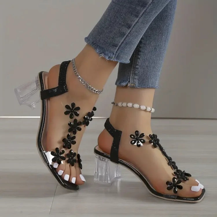 Widok z góry na damskie czółenka Melina. Komfortowe, oddychające buty ortopedyczne z eleganckim motylem.
