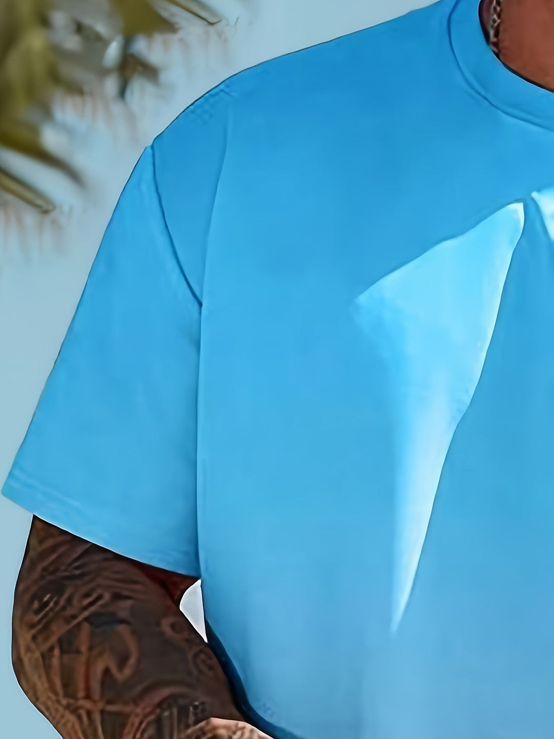 Trendowy męski zestaw letni CoolFlex. T-shirt i szorty zapewniające wygodę i styl na każdą okazję.
