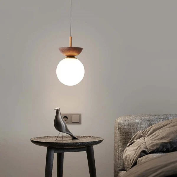Designerska lampa drewniana do salonu. Skandynawskie oświetlenie wiszące, doda stylu i ciepła.