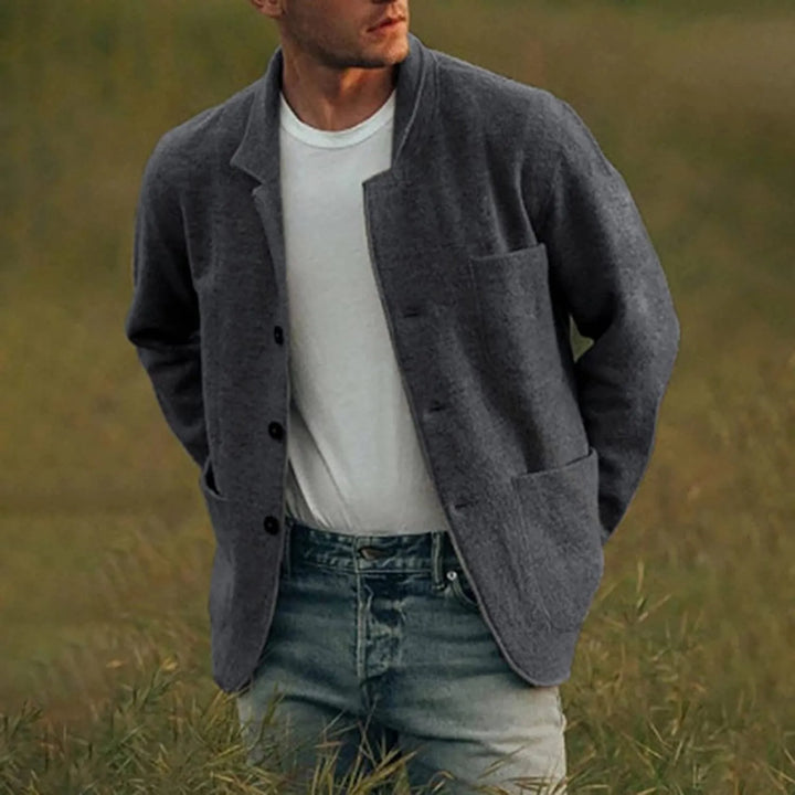 Stylowa marynarka męska Aiden. Klasyczny design, wygoda. Idealna na co dzień i spotkania, styl smart casual.