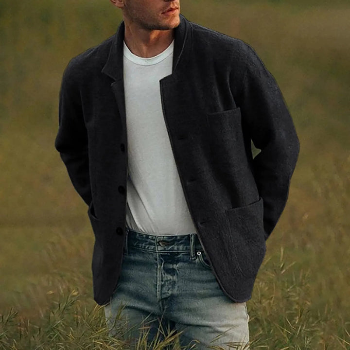 Uniwersalna marynarka casual Aiden. Wygoda i elegancja na wiosnę. Modna odzież męska smart casual.