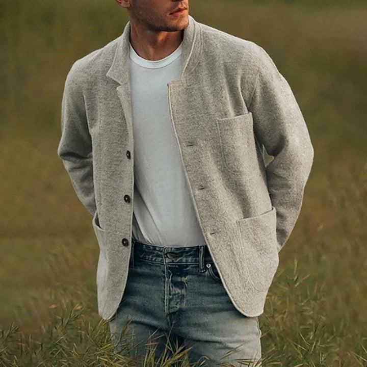 Męska marynarka casual Aiden. Elegancka, modna, komfortowa. Uniwersalna odzież smart casual na wiosnę i lato.