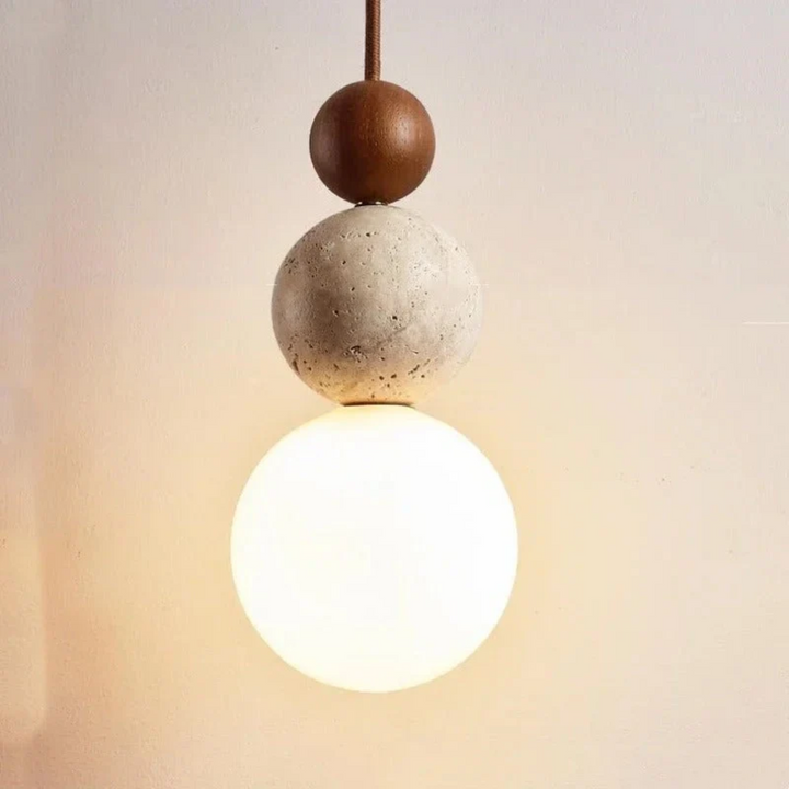Lampa wisząca NaturaLuxe: nowoczesne oświetlenie z trawertynu i mahoniu. Idealna do salonu i jadalni.