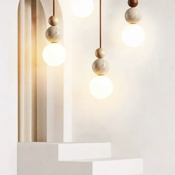 NaturaLuxe: minimalistyczna lampa wisząca. Trawertynowy klosz, mahoniowe wykończenie. Nowoczesny design.