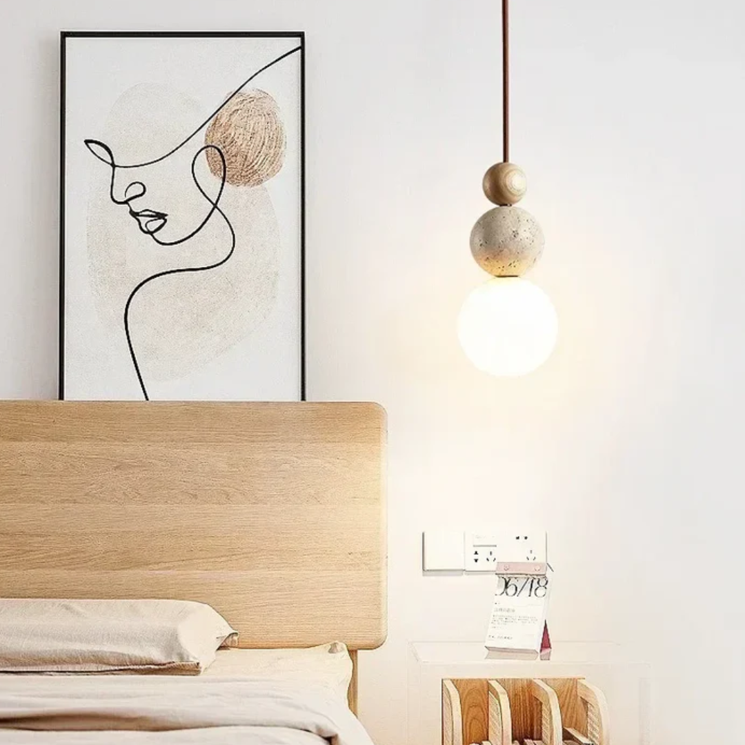NaturaLuxe: lampa wisząca z kamienia i drewna. Nowoczesne oświetlenie do modnych wnętrz. Trawertyn, mahoń.