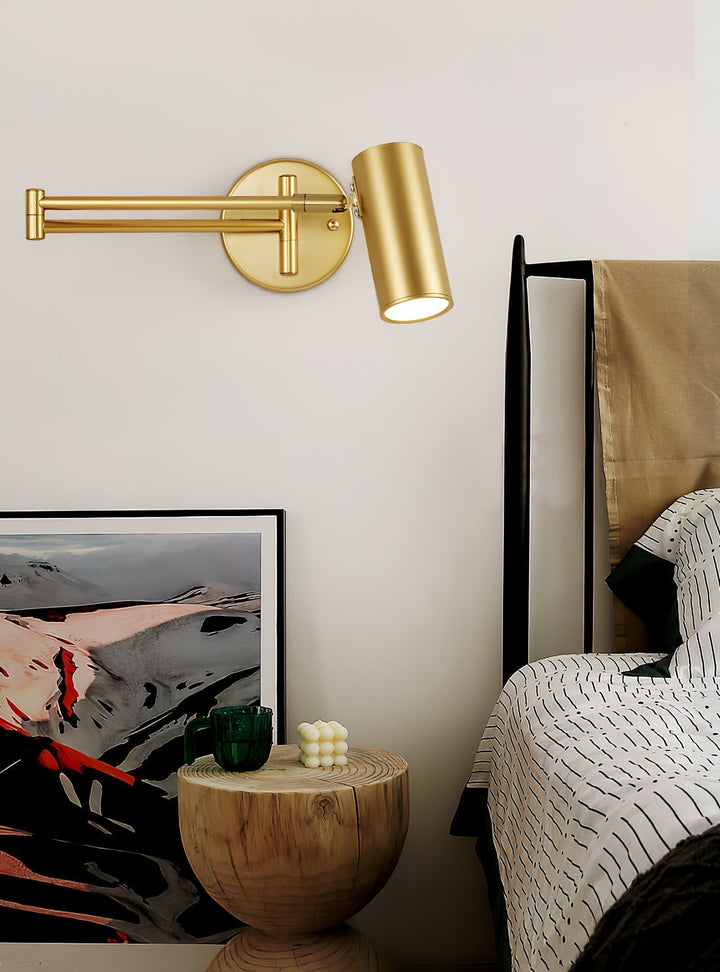 Lampa ścienna LED regulowana, do sypialni, z akcentem loftowym.