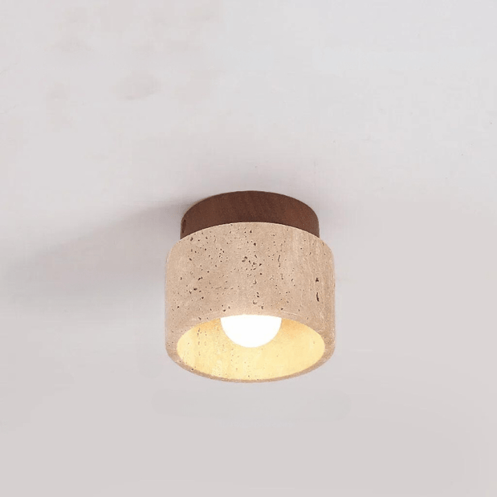 Lampa sufitowa z trawertynu, oświetlenie LED do eleganckich wnętrz. Idealna do klatki schodowej.