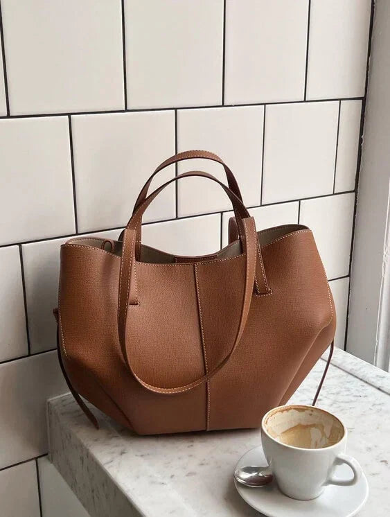 Elegancka i pojemna torebka damska shopper na ramię, czarna, doskonała do biura.