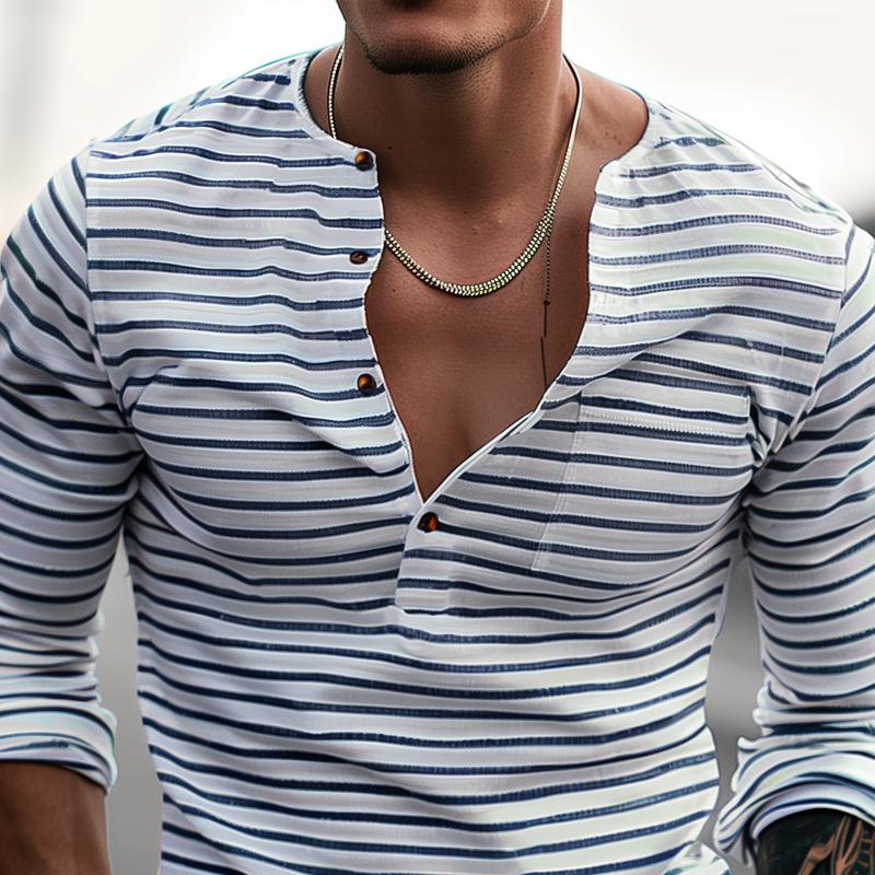 Stylowy męski t-shirt w paski z długim rękawem, model Henley, kluczowy element męskiej odzieży.