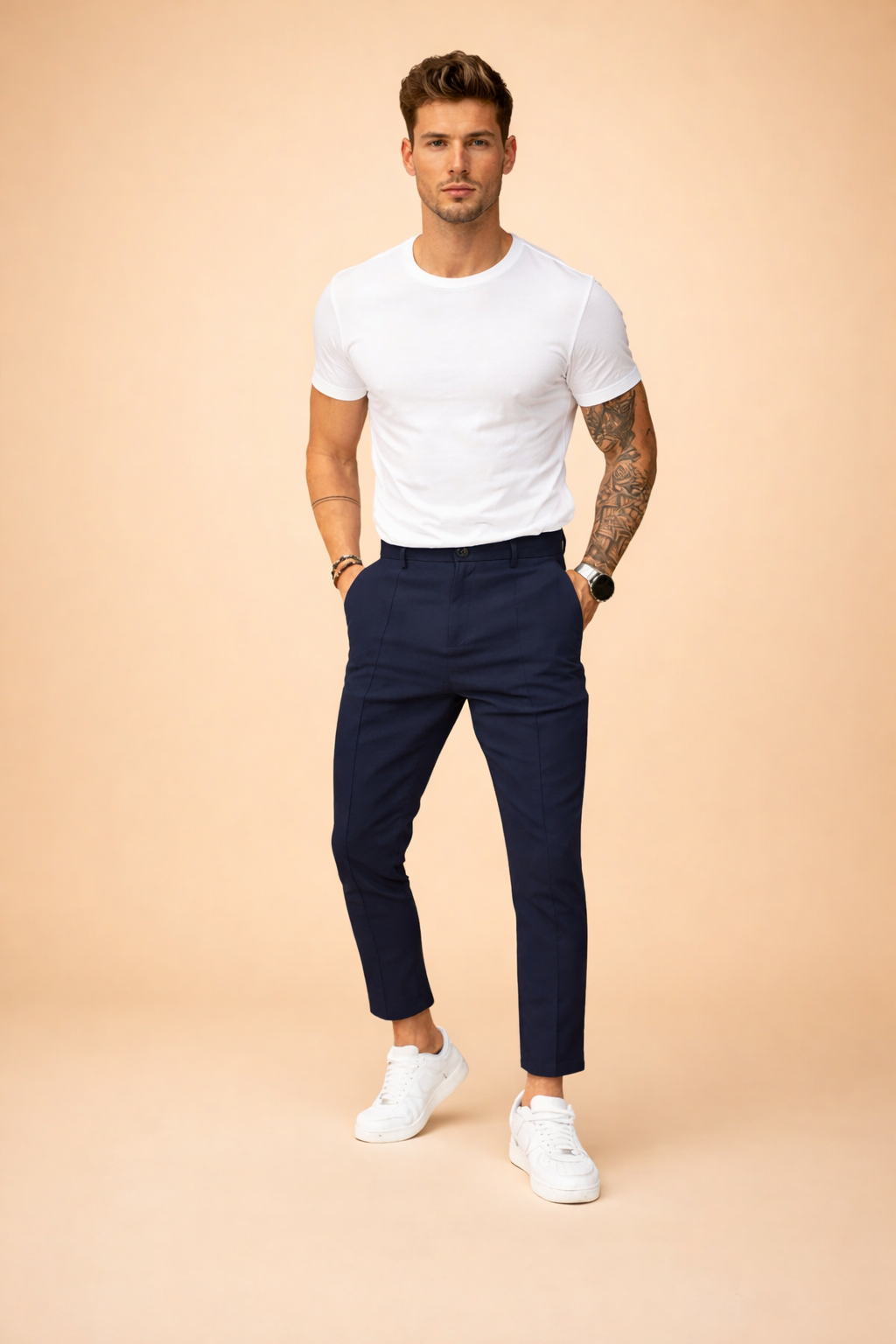 Eleganckie spodnie męskie smart casual. Klasyczne, wygodne spodnie na co dzień, moda męska.