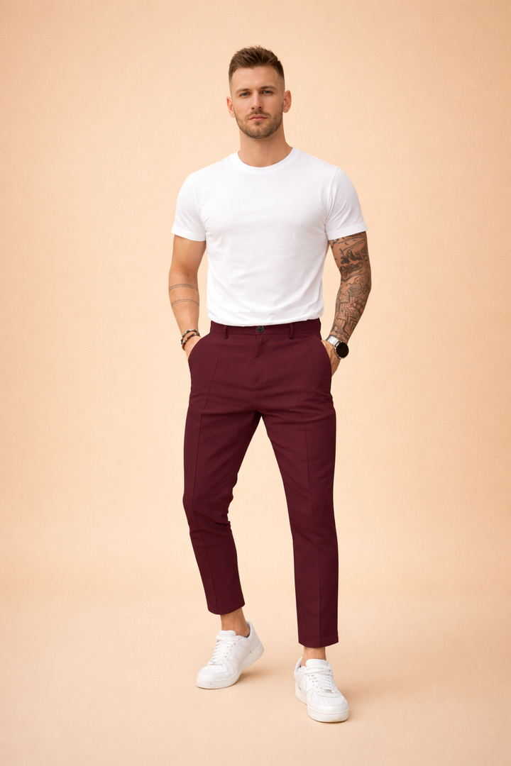 Wszechstronne spodnie męskie, slim fit, idealne na co dzień lub do biura. Klasyczna moda męska.