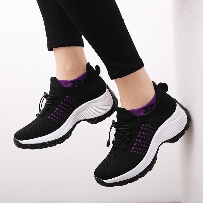 Obuwie damskie Theresa, sneakersy na platformie. Modne, komfortowe i stylowe buty sportowe.