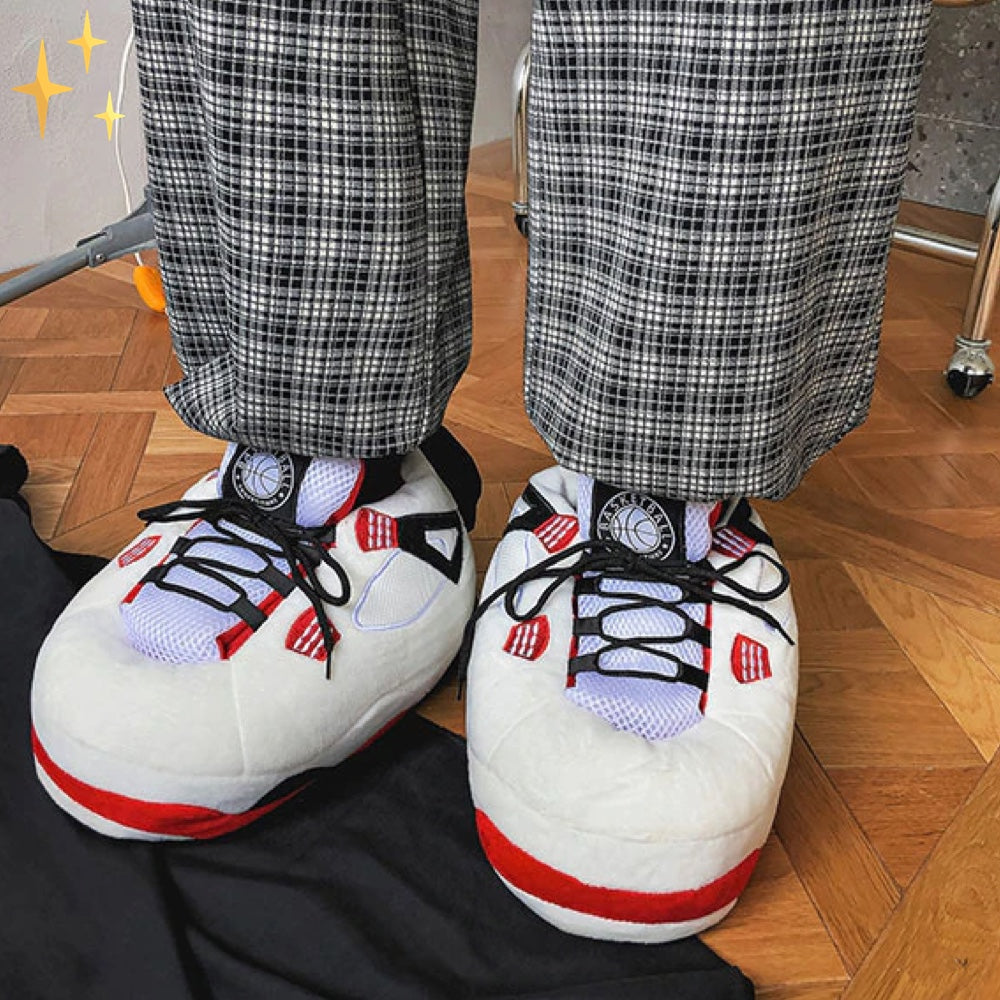 Miękkie, uniseksowe kapcie sneakersy Jayden. Oversize obuwie domowe, zapewnia relaks, modny styl i wygodę dla stóp.
