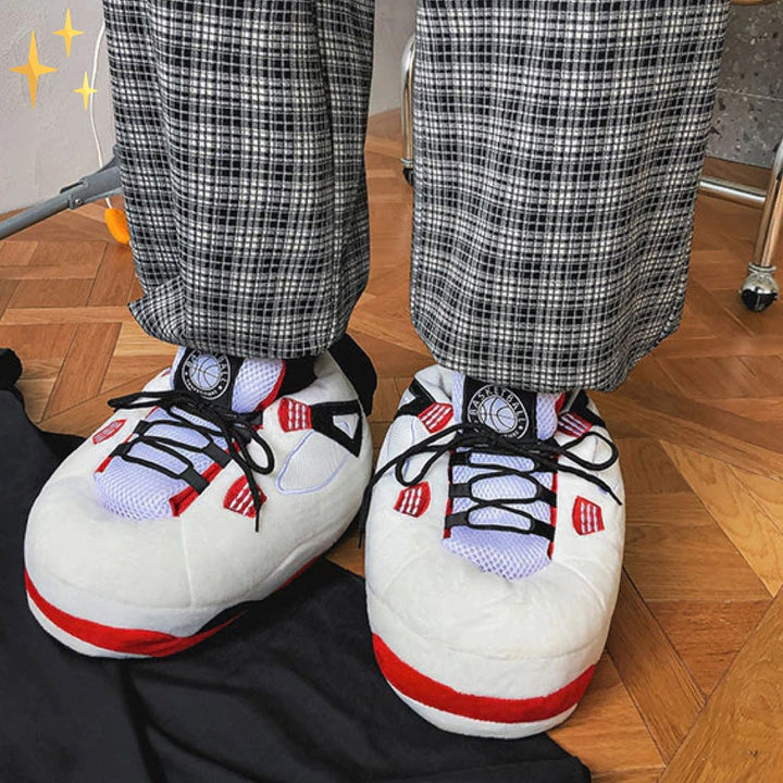 Miękkie, uniseksowe kapcie sneakersy Jayden. Oversize obuwie domowe, zapewnia relaks, modny styl i wygodę dla stóp.