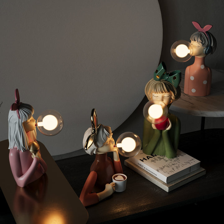 Designerska lampa stołowa, ręcznie robiona, z drewnianą podstawą, doskonały prezent do nowoczesnego wnętrza.