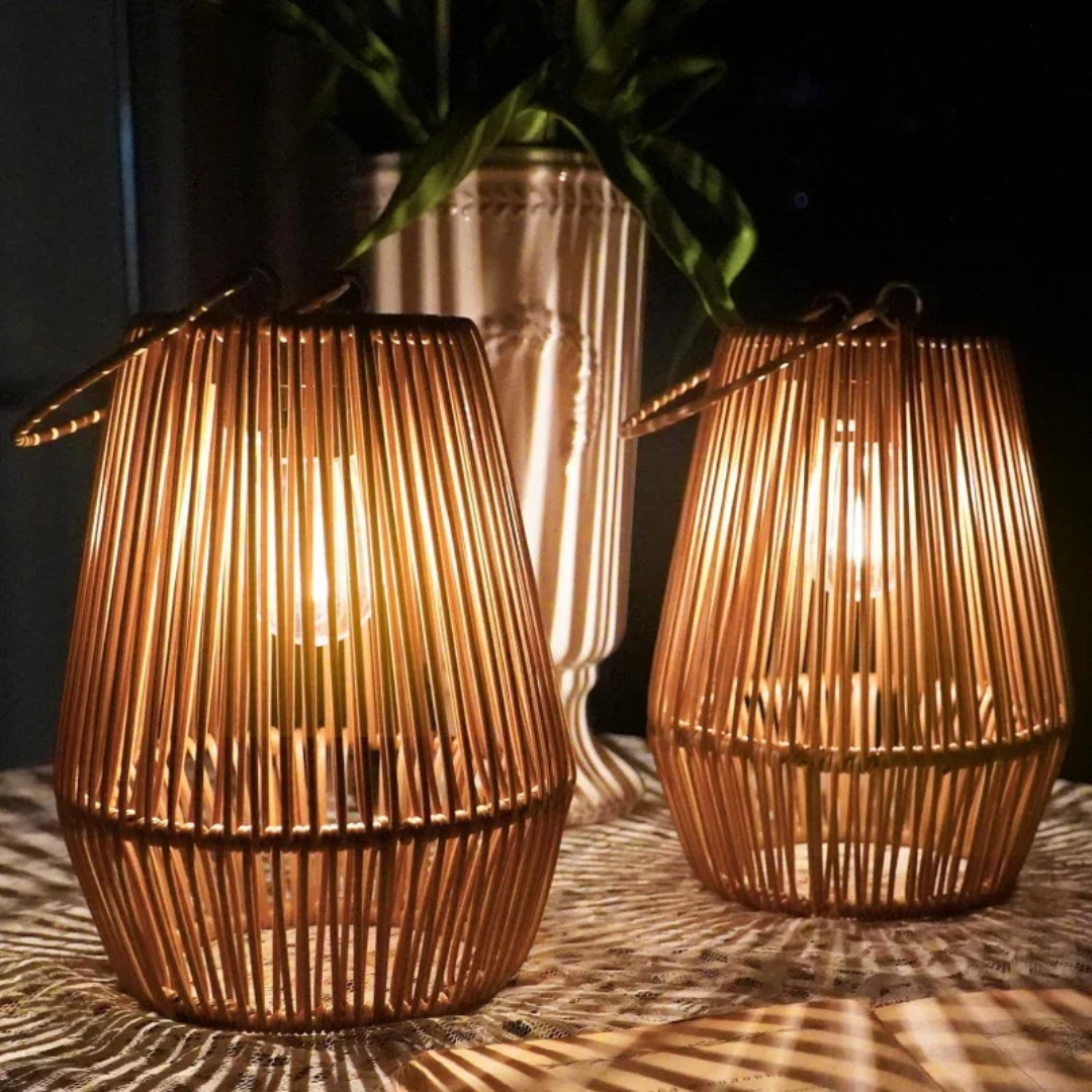 Stylowa solarna lampa ogrodowa LED SunWeave. Wodoodporne, ręcznie tkane oświetlenie zewnętrzne.
