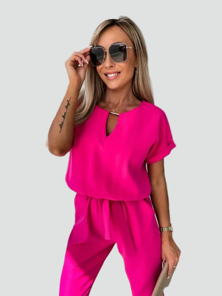 Modny damski kombinezon z luźnym krojem, krótkim rękawem, V-neck, komfortowy na co dzień i wieczór.