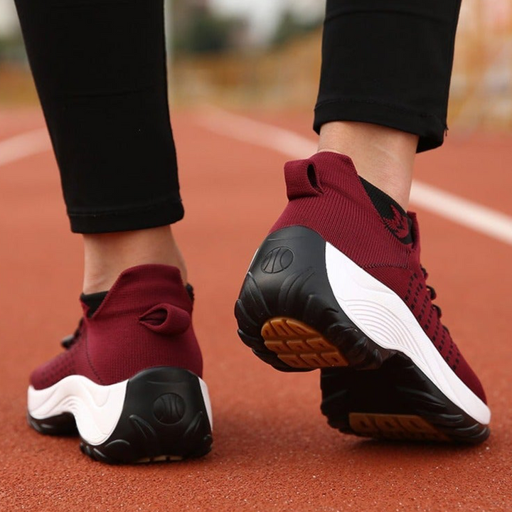 Damskie sneakersy Theresa z grubą platformą, idealne do sportowych i codziennych stylizacji.