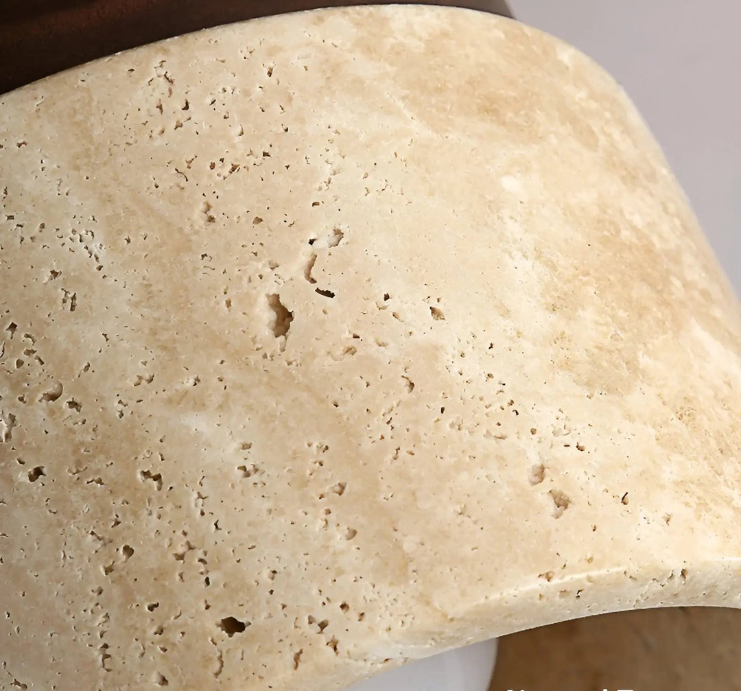 Lampa sufitowa TravaGlow z naturalnego trawertynu i drewna. Nowoczesne oświetlenie domu.