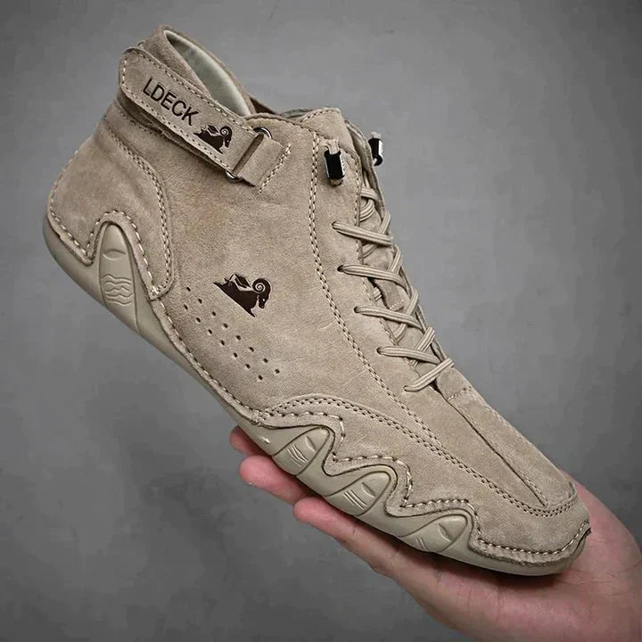 Komfortowe męskie sneakersy, oddychające i lekkie, idealne na spacery po mieście.