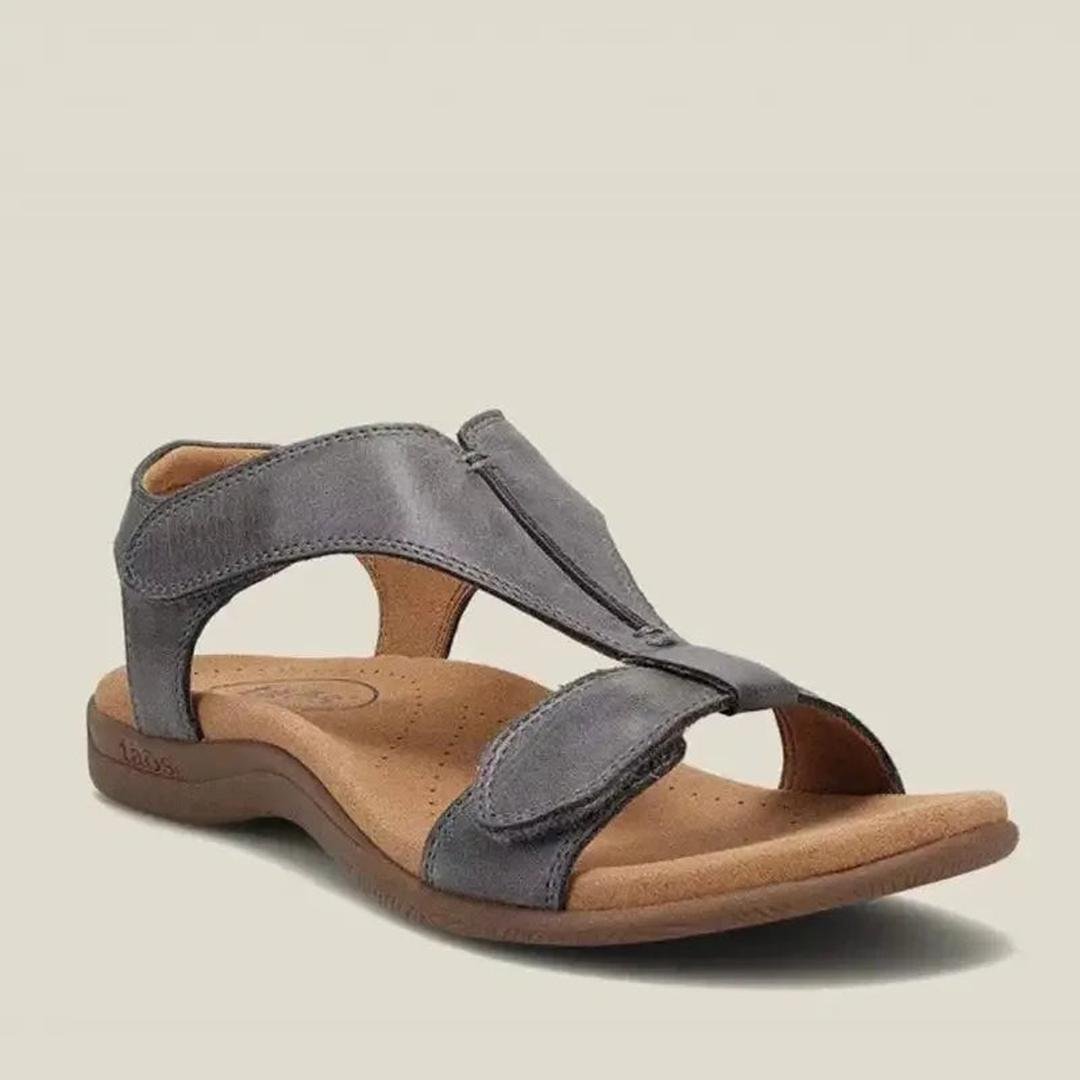 Modne damskie sandały z profilowaną podeszwą. Eleganckie obuwie na letnie dni, wakacje. Stylowe.