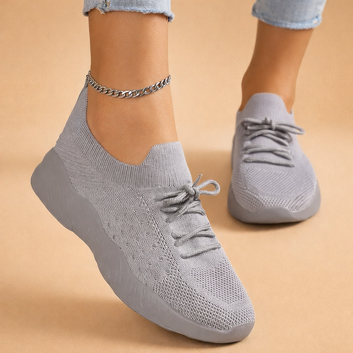 Wygodne damskie sneakersy wsuwane. Lekkie, oddychające buty do noszenia na co dzień. Idealne dla komfortu.