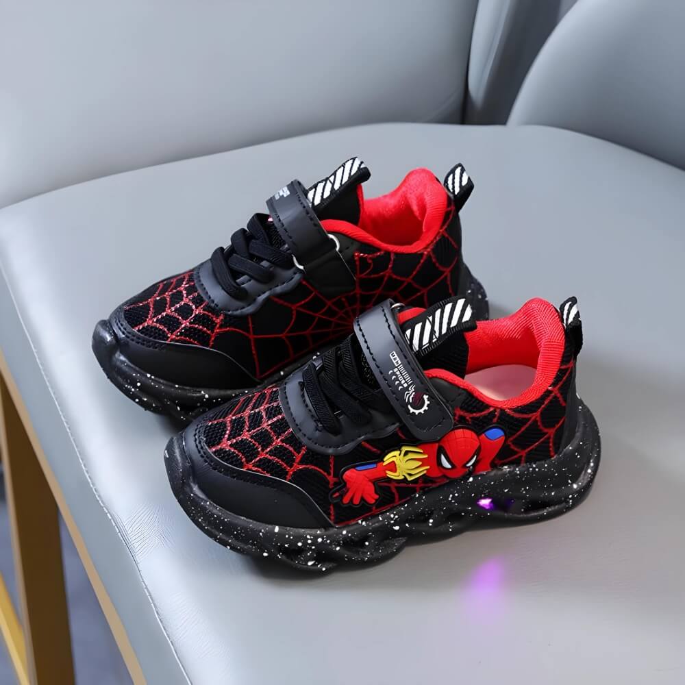 Sneakersy LED Maxx dla dzieci, sportowe buty z rzepami, świecące podeszwy dla chłopców i dziewczynek, model Maxx.