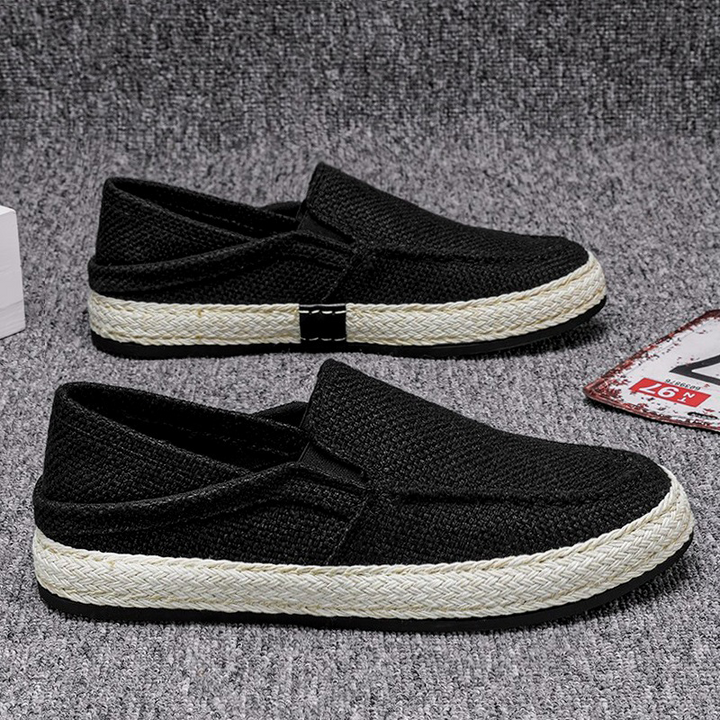 Casualowe męskie buty wsuwane z płótna. Minimalistyczny design, lekkie i oddychające na lato.