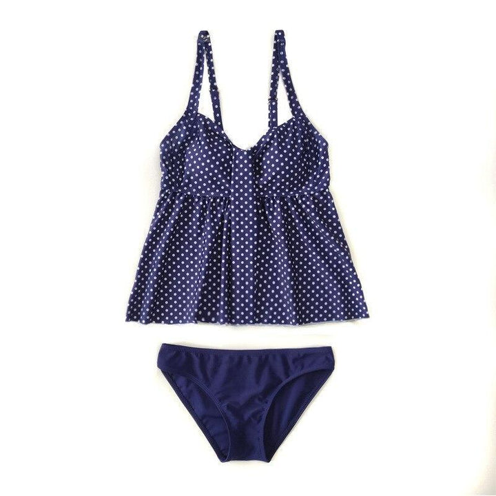 Czarny strój kąpielowy tankini dla przyszłych mam, wygoda i elegancja na lato.