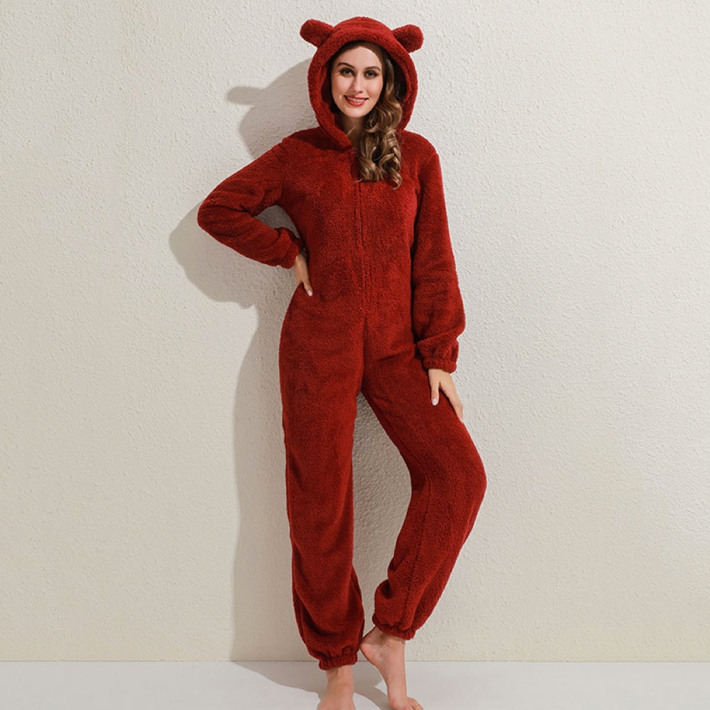 Bardzo miękki damski kombinezon polarowy kigurumi, uroczy miś z kapturem. Komfortowa piżama.