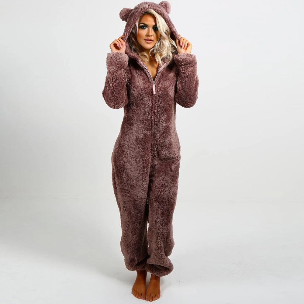 Damski kombinezon polarowy kigurumi misia, ciepły i miękki, idealny do spania lub relaksu.