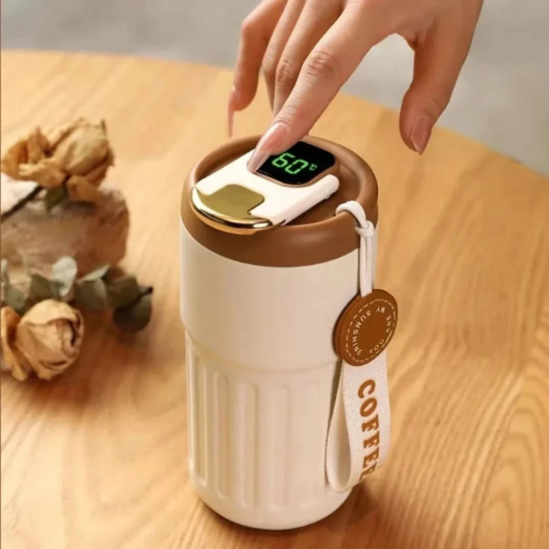 Wytrzymały termos ze stali nierdzewnej 450ml z wyświetlaczem LED temperatury. Utrzyma ciepło kawy i herbaty.