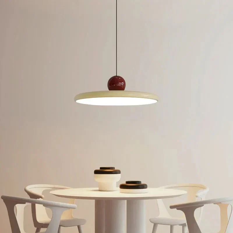 Szklana lampa wisząca LunaBau LED. Oświetlenie w stylu Bauhaus do sypialni, salonu, biura.
