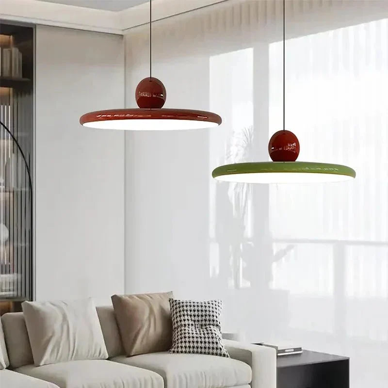 Designerska lampa wisząca szklana LunaBau Bauhaus. Elegancka dekoracja domu i nowoczesne oświetlenie.