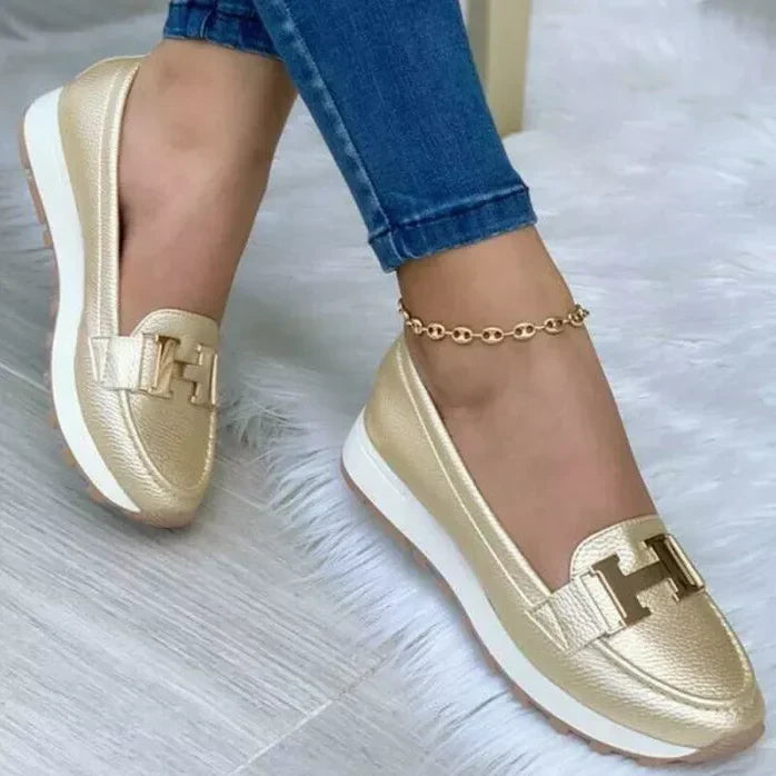 Modne ortopedyczne buty damskie Mirella. Łączą styl z funkcjonalnością dla komfortu Twoich stóp każdego dnia.