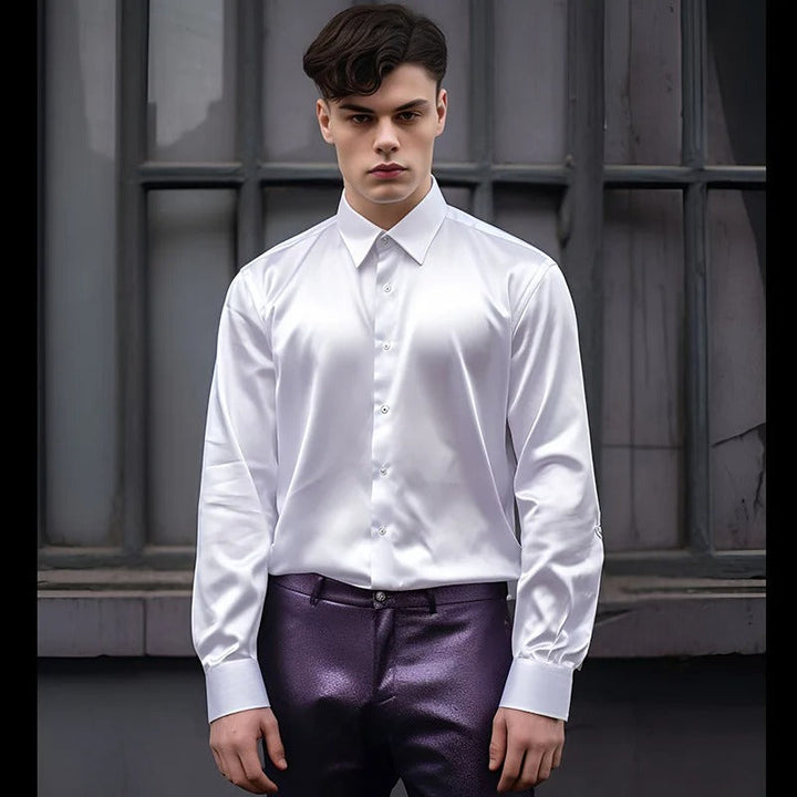Elegancka męska koszula wizytowa z błyszczącego materiału. Idealna do stylizacji wieczorowych.