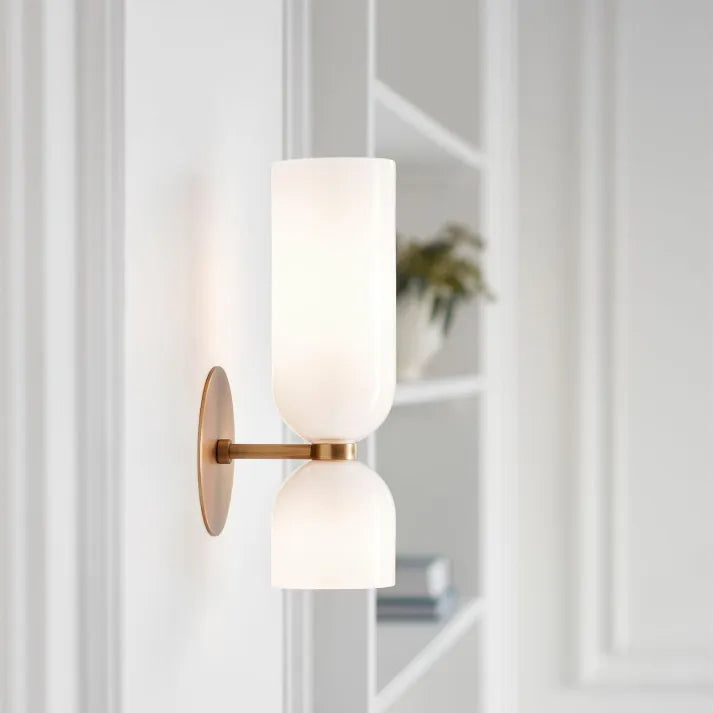 Nowoczesna lampa ścienna LED do salonu, szklana, tworząca przytulny nastrój, designerska.